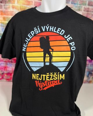 Cesta je cíl! 🌍🚶 Naše turistické potisky tě budou provázet na každém dobrodružství 🧗‍♂️